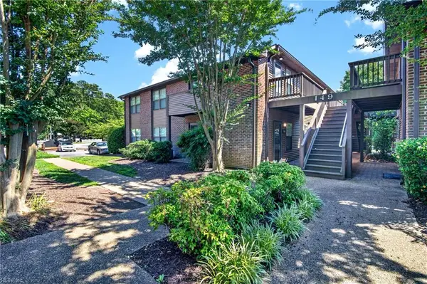 149 Windsor Castle Drive #E, Newport News, VA 23608