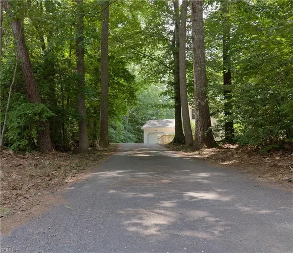 8153 Meandering Lane, North, VA 23128