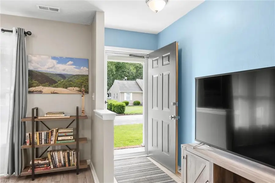 812 Gloss Street, Chesapeake, VA 23322 - #2