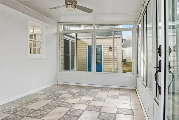 2 Park Manor Road, Portsmouth, VA 23701