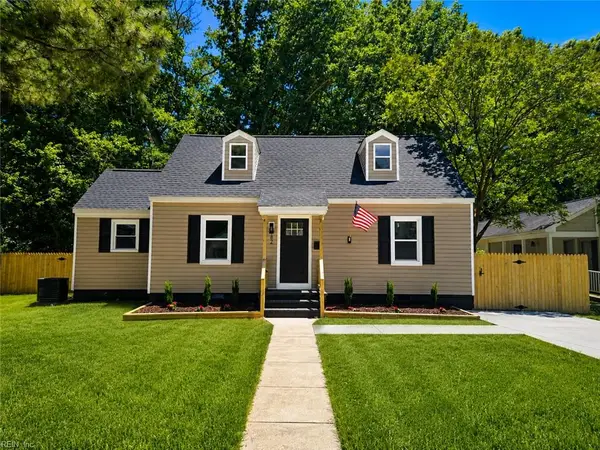 82 Lakeside Drive, Newport News, VA 23606