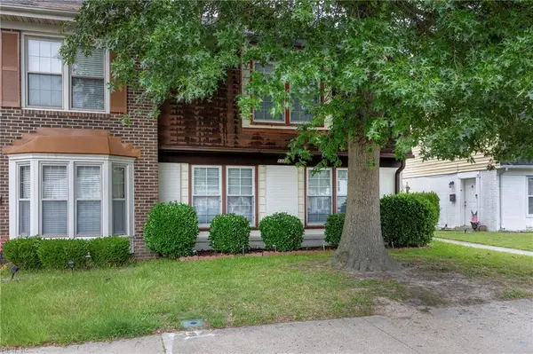 1328 Ruddy Oak Court, Virginia Beach, VA 23453