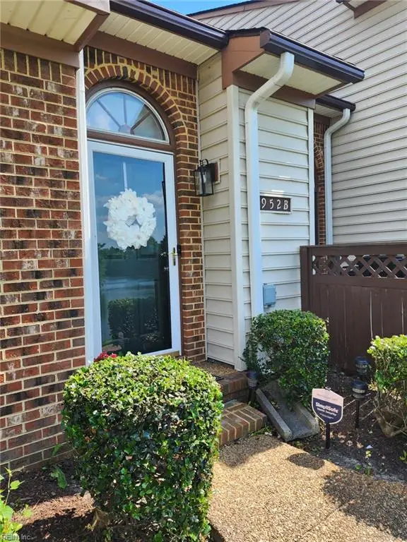 952 Saint Andrews Reach Reach #B, Chesapeake, VA 23320 - #1