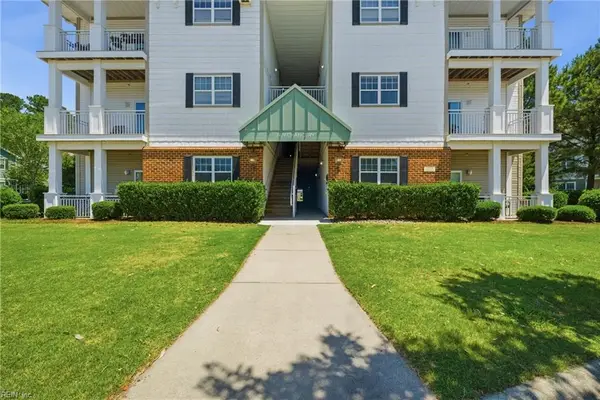 2424 Chancery Lane #303, Chesapeake, VA 23321