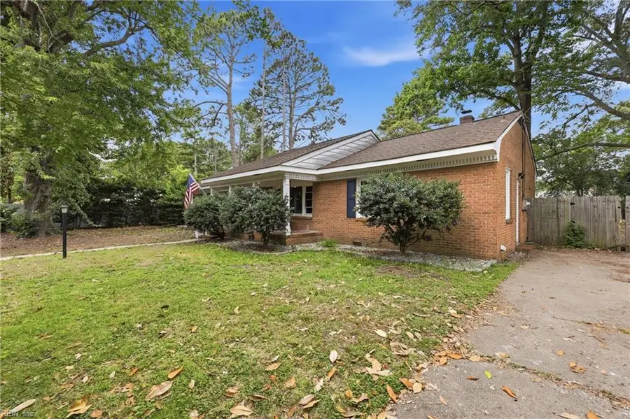 4820 Manor Avenue, Portsmouth, VA 23703 - #3