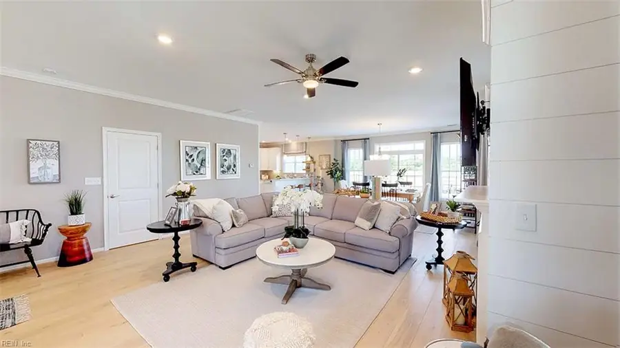 725 Crestfield Drive, Chesapeake, VA 23320 - #3