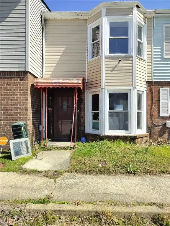 509 Harbour North Drive, Chesapeake, VA 23320