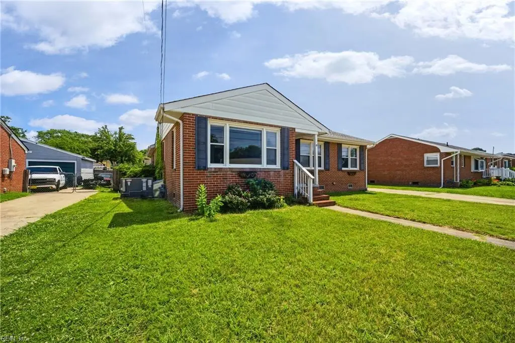18 Reynolds Drive, Hampton, VA 23664 - #1