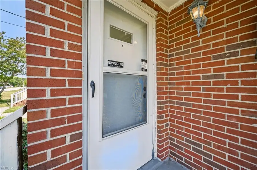 18 Reynolds Drive, Hampton, VA 23664 - #3