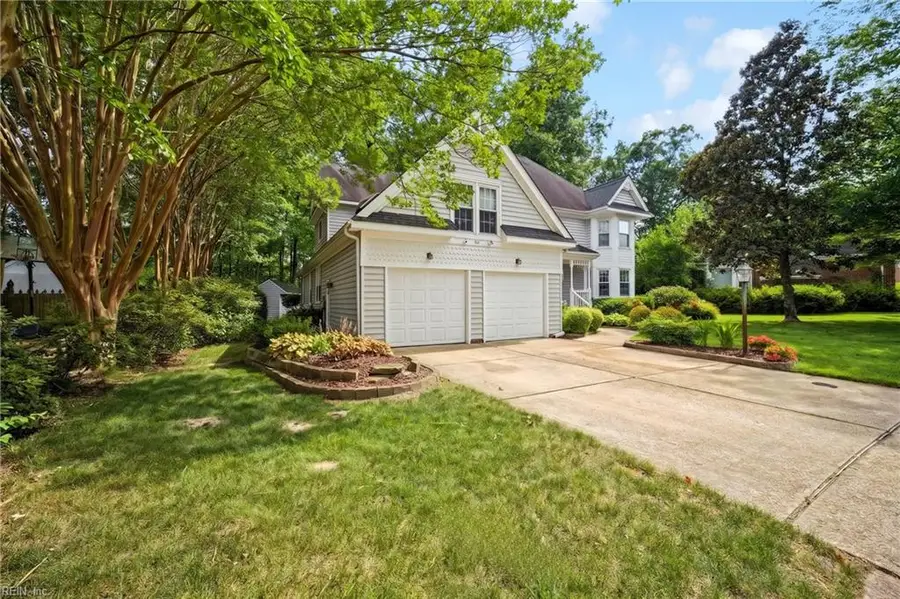 813 Loch Island Drive, Chesapeake, VA 23320 - #2