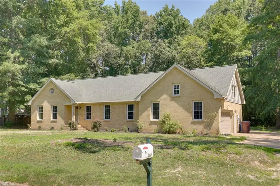 204 Arch Road, Chesapeake, VA 23322 - #3
