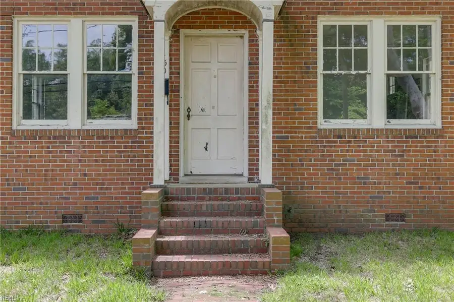 450 Douglas Avenue, Portsmouth, VA 23707 - #2