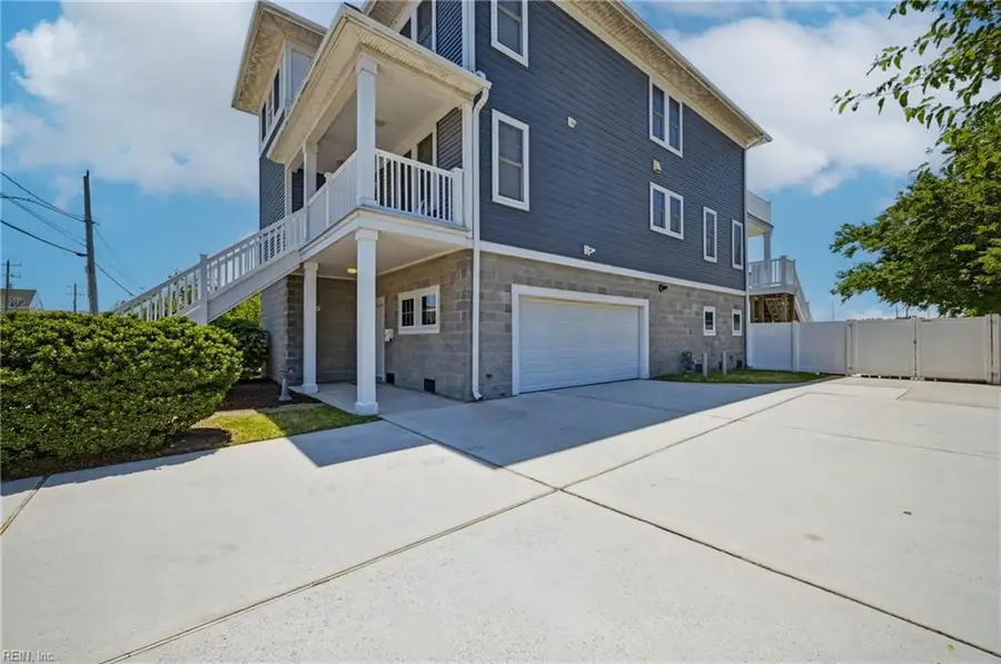623 W Ocean View Avenue, Norfolk, VA 23503 - #2