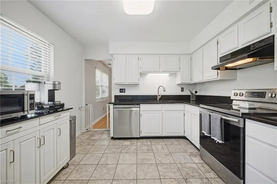 3728 Strathmoor Circle, Virginia Beach, VA 23452 - #3