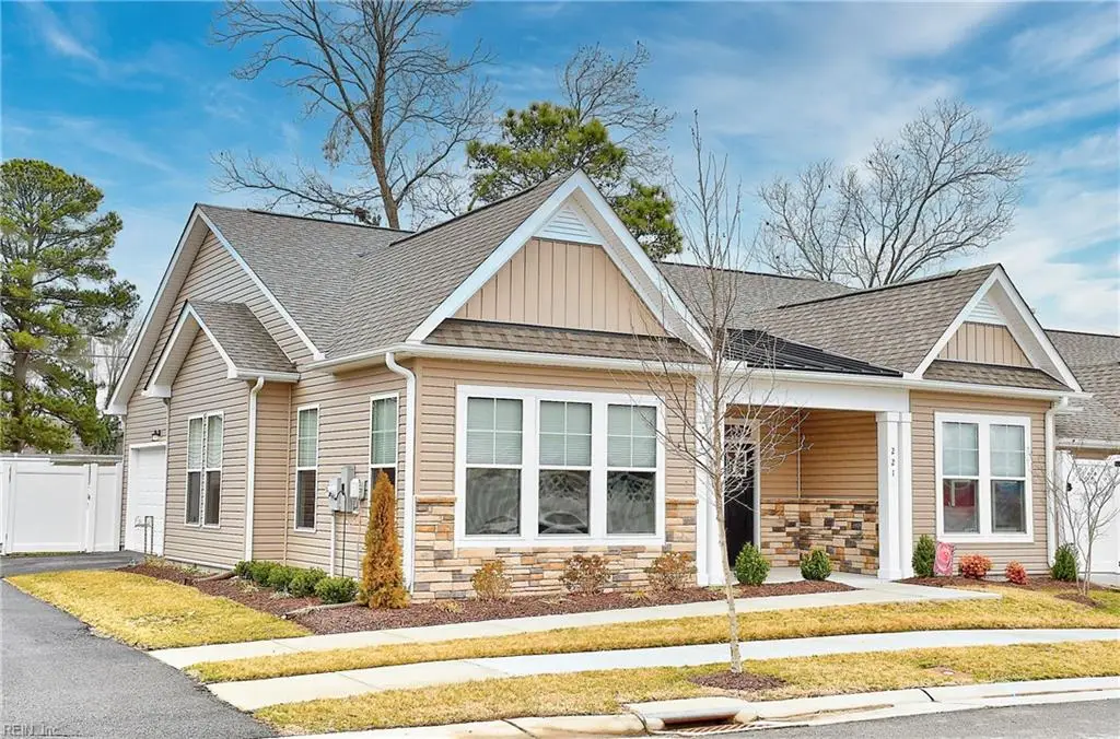 221 Richmond Avenue, Smithfield, VA 23430 - #1