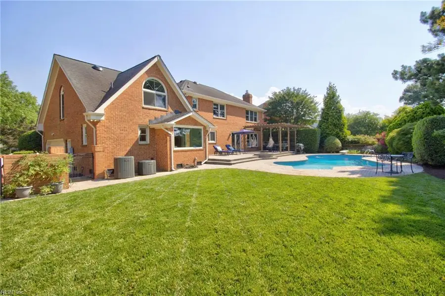 2420 Haversham Close, Virginia Beach, VA 23454 - #3