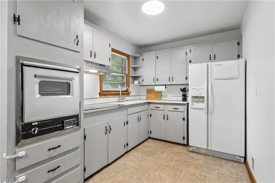 218 Mohican Drive, Portsmouth, VA 23701 - #2