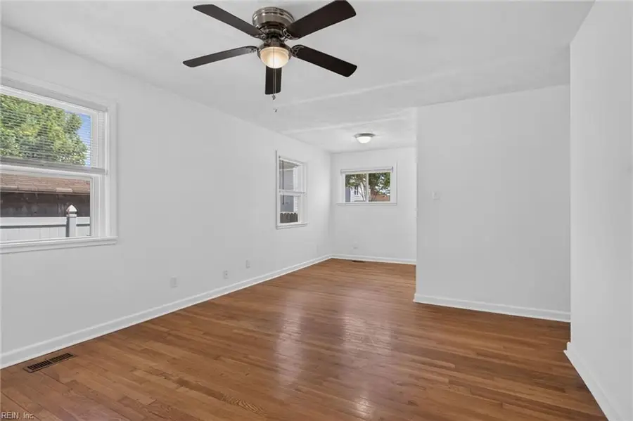 225 Castlewood Road, Portsmouth, VA 23702 - #3