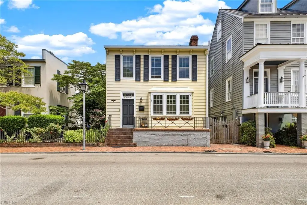 222 Glasgow St, Portsmouth, VA 23704 - #1