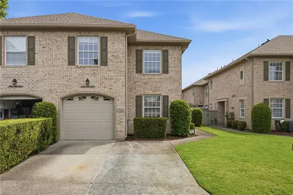 1728 Honorary Court, Virginia Beach, VA 23454