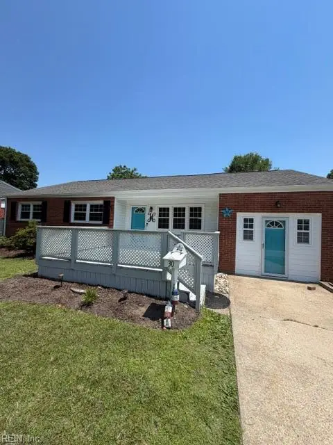 30 Holiday Drive, Hampton, VA 23669