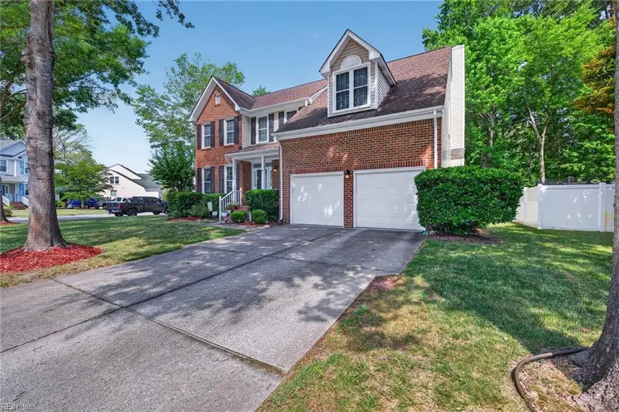 208 Robinhood Road, Chesapeake, VA 23322 - #3