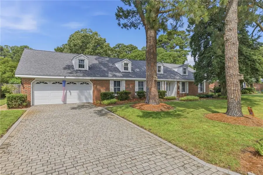 2209 W Admiral Drive, Virginia Beach, VA 23451 - #2