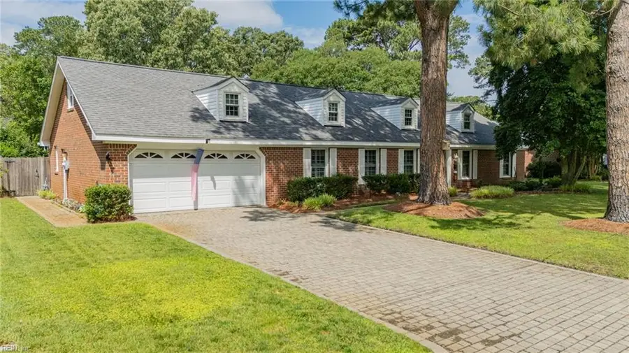 2209 W Admiral Drive, Virginia Beach, VA 23451 - #3