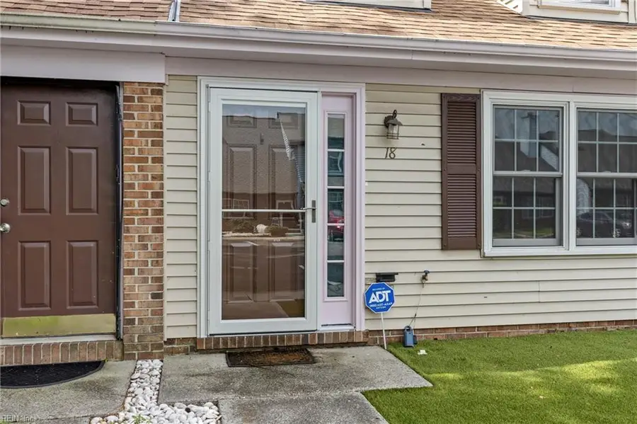 18 Parkway Drive, Hampton, VA 23669 - #2