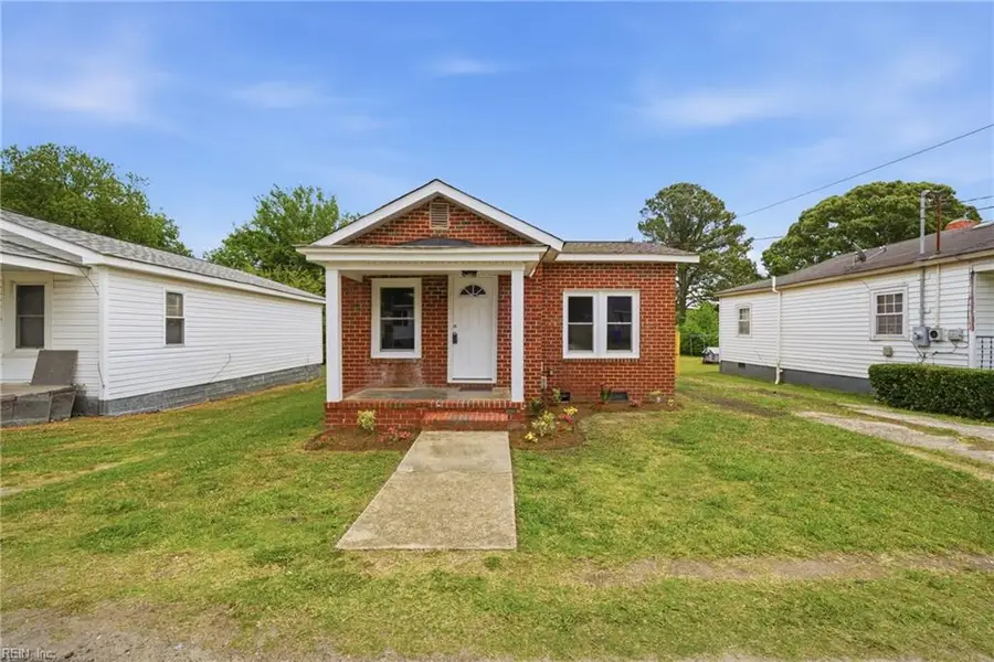 302 N 5th Street, Suffolk, VA 23434 - #3
