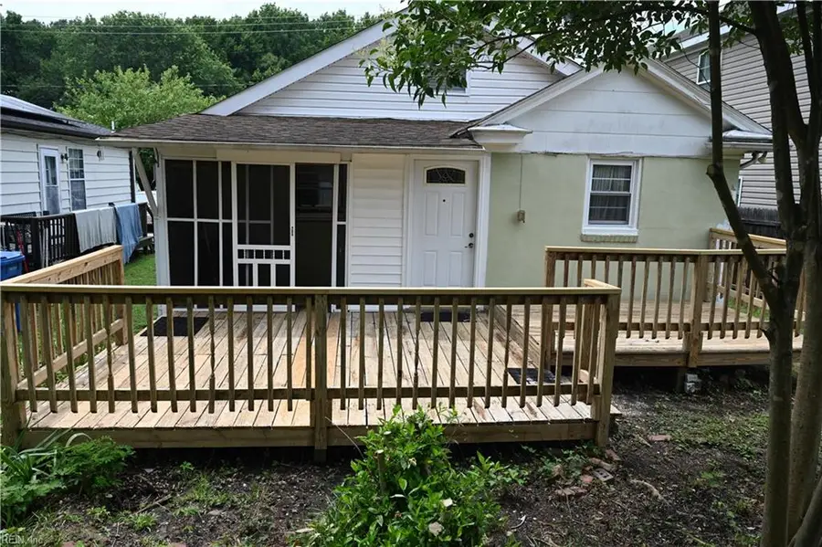 1811 Hoover Avenue, Chesapeake, VA 23324 - #2