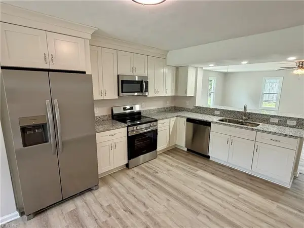 5124 Bellows Ln, Virginia Beach, VA 23455