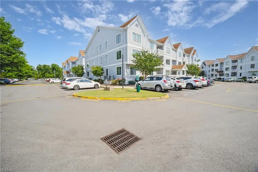 4 Harbor Watch Drive #508, Chesapeake, VA 23320 - #2