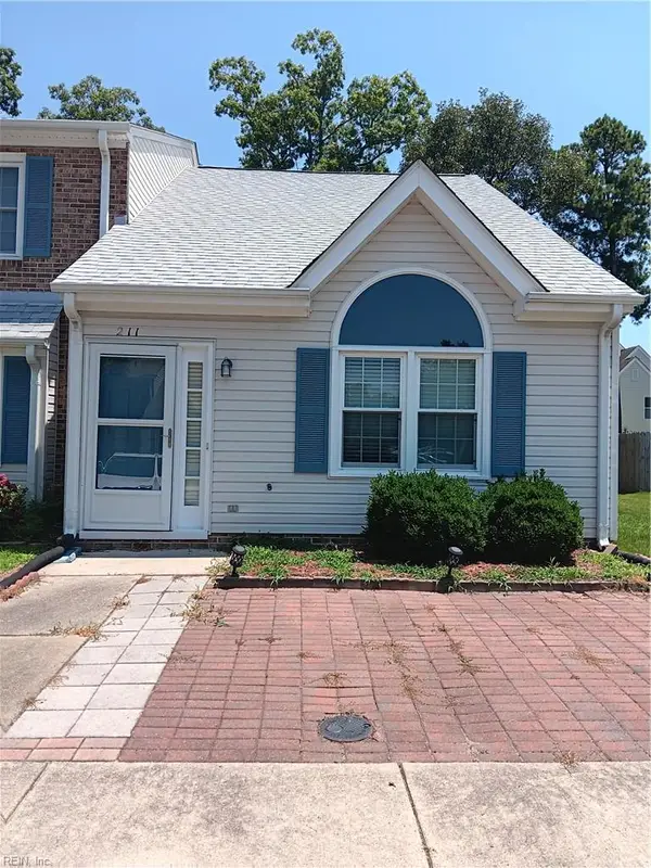 211 Crestwood Court, Yorktown, VA 23692