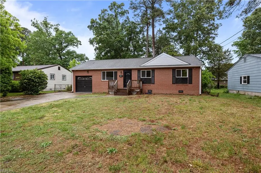 129 Saint Stephens Drive, Newport News, VA 23602 - #2