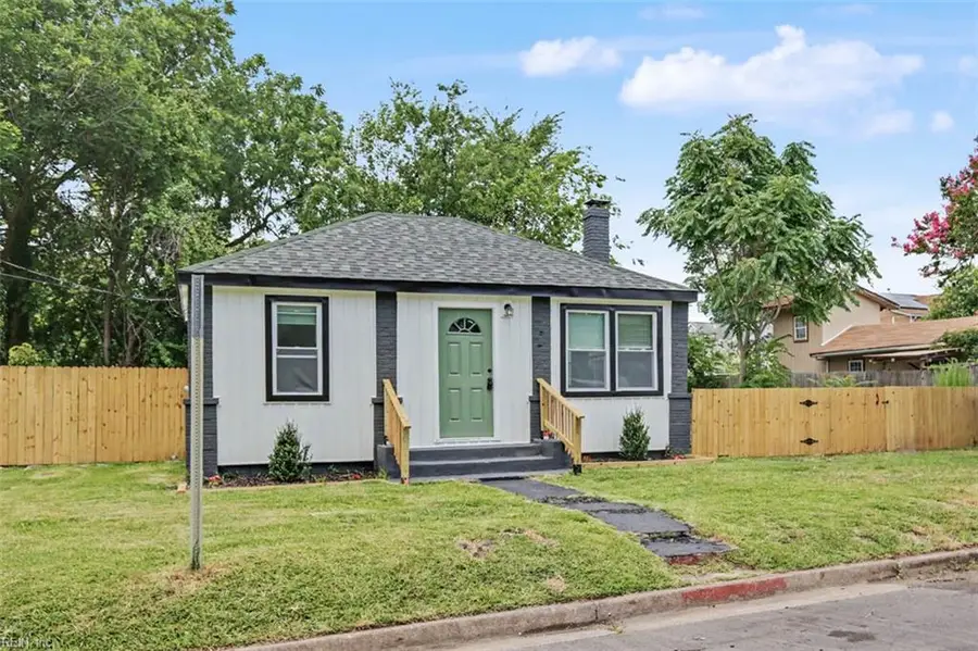 905 Butt Street, Chesapeake, VA 23324 - #2
