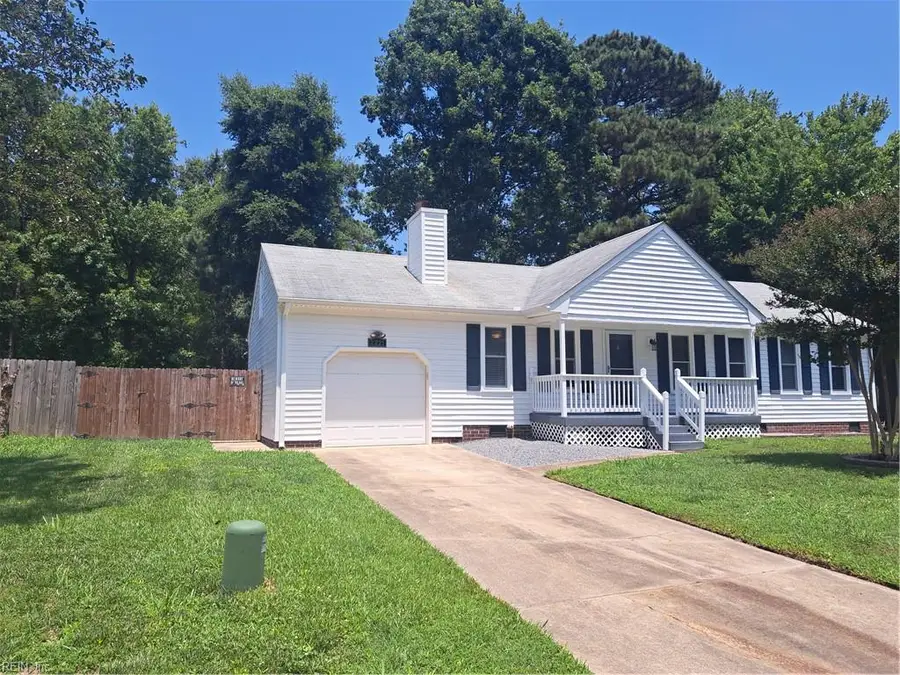 2221 Locks Landing Crescent, Chesapeake, VA 23323 - #2