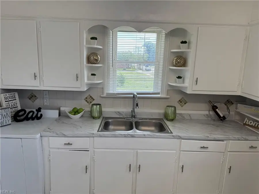 2801 Mapleton Avenue, Norfolk, VA 23504 - #2