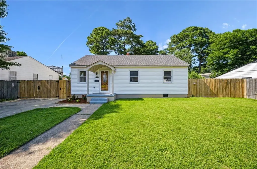 218 Castlewood Road, Portsmouth, VA 23702 - #1