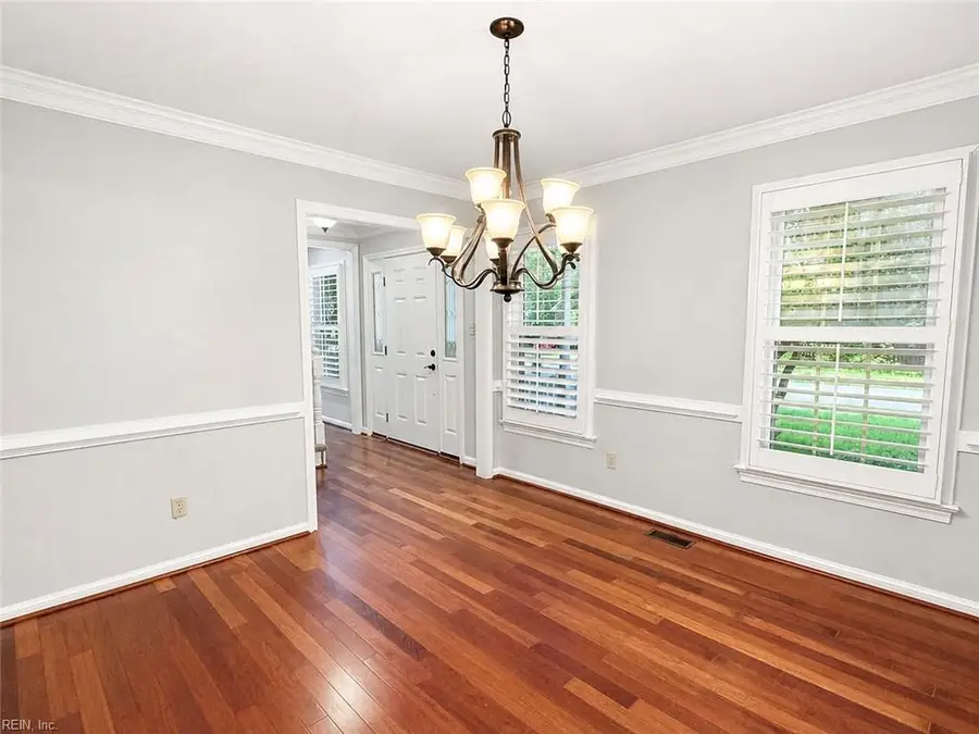 1045 Winchester Way, Chesapeake, VA 23320 - #3