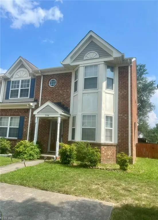 744 Hunters Quay Quay, Chesapeake, VA 23320