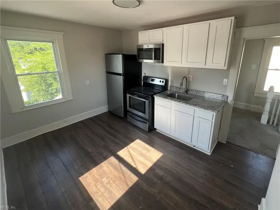 607 E Pembroke Avenue, Hampton, VA 23669 - #2