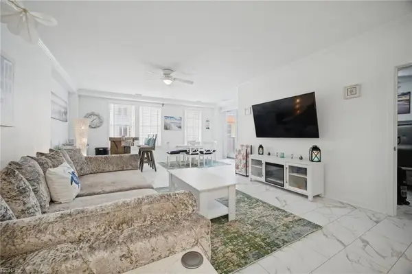 3738 Sandpiper Road #122B, Virginia Beach, VA 23456