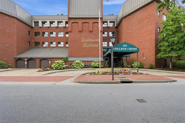 255 College Cross #53, Norfolk, VA 23510