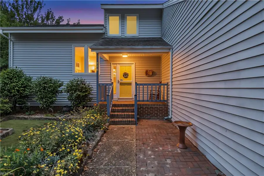 206 Woodburn Drive, Hampton, VA 23664 - #2