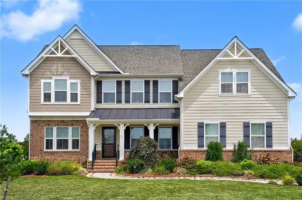 2068 Roger Mcclung Lane, Virginia Beach, VA 23456
