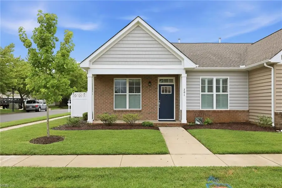 201 Cathedral Street, Smithfield, VA 23430 - #2