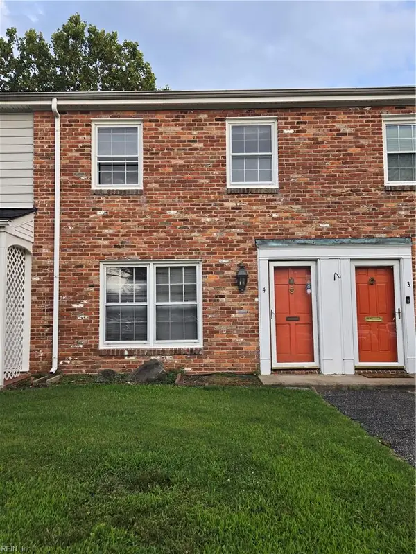 4 Towne Square Drive, Newport News, VA 23607