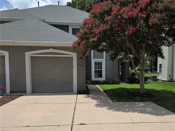 909 Willow Point, Newport News, VA 23602