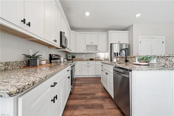 1924 Land Of Promise Road, Chesapeake, VA 23322